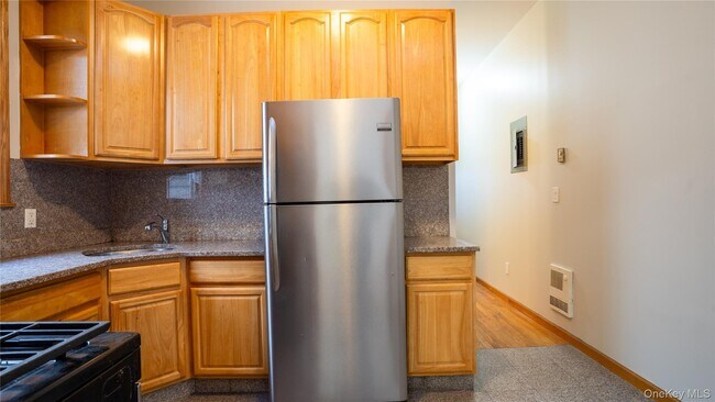 Building Photo - 46 N Village Ave