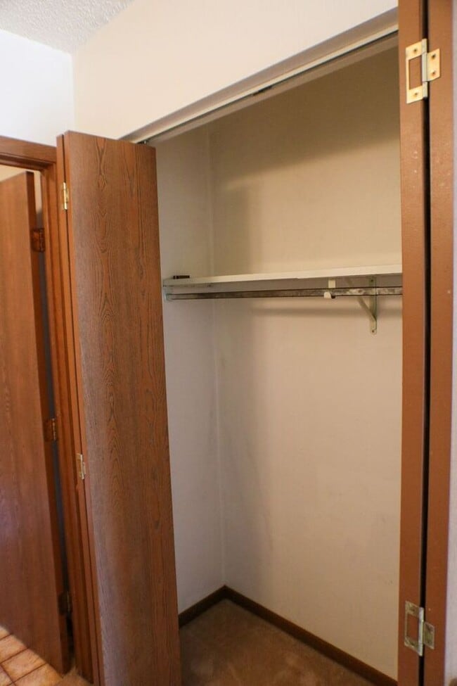 Building Photo - $1,195 | 2 Bedroom, 2 Bathroom Apartment |...