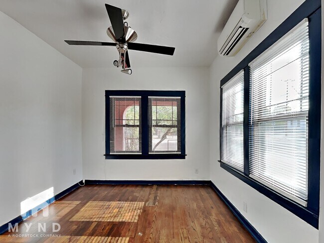 Building Photo - 312 E 19th St