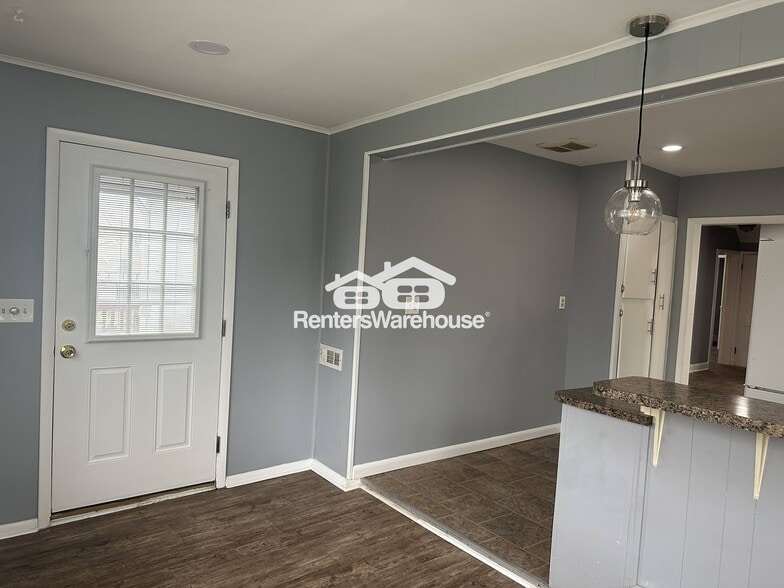 Building Photo - 3026 Lavender Ave