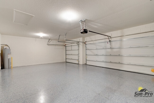 Building Photo - 4240 Acoma Dr