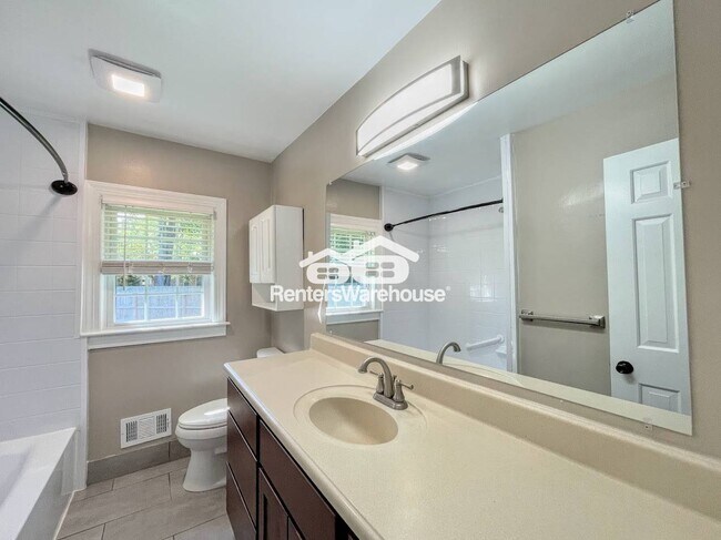 Building Photo - 2909 Duke of York Dr