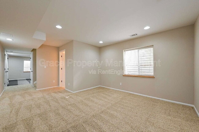 Building Photo - 17071 Knollside Ave