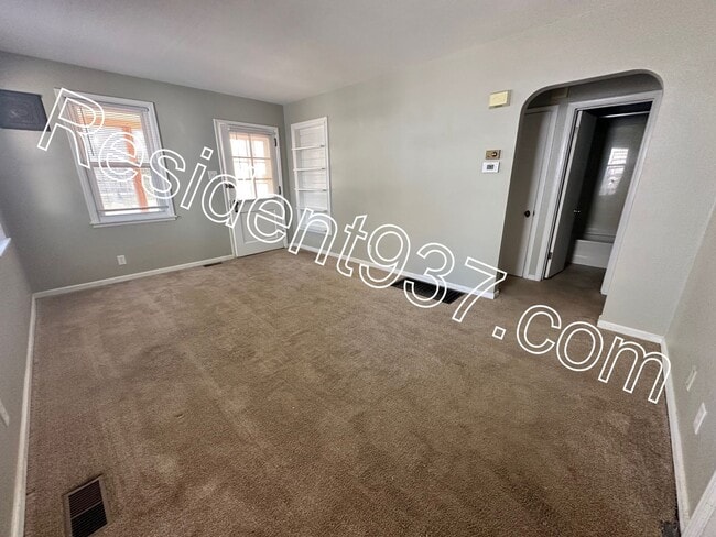 Building Photo - 2 Bed 1 Bath