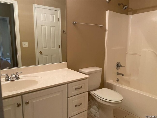 Building Photo - 4/3 in Deer Creek!