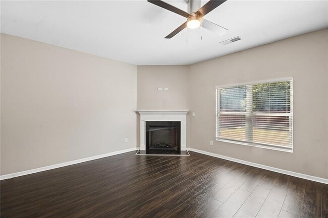 Building Photo - 462 Fredrick Dr