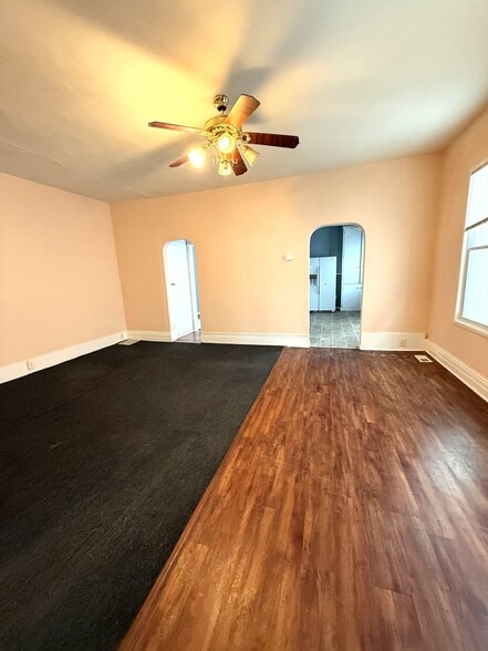 Building Photo - 424 W 17th St