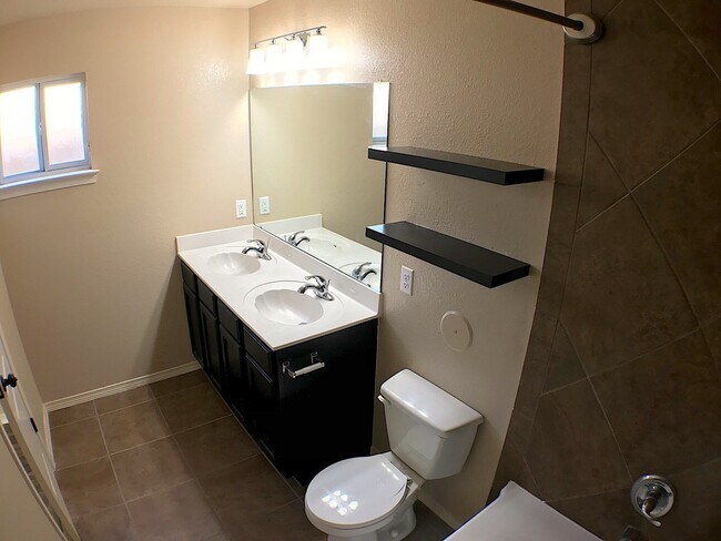 Building Photo - Northeast El Paso 4 Bed Refrig A/C