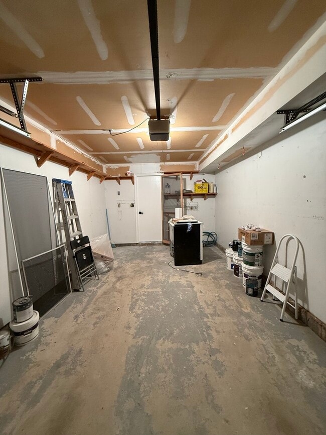 Building Photo - 271 Edgeware Ct