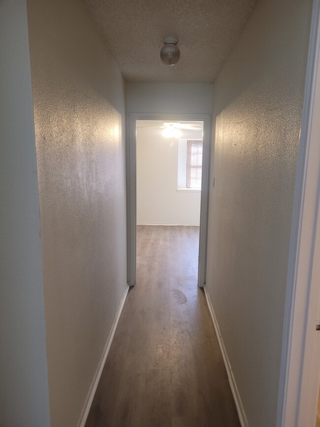 Building Photo - 17915 Summer Knoll Dr