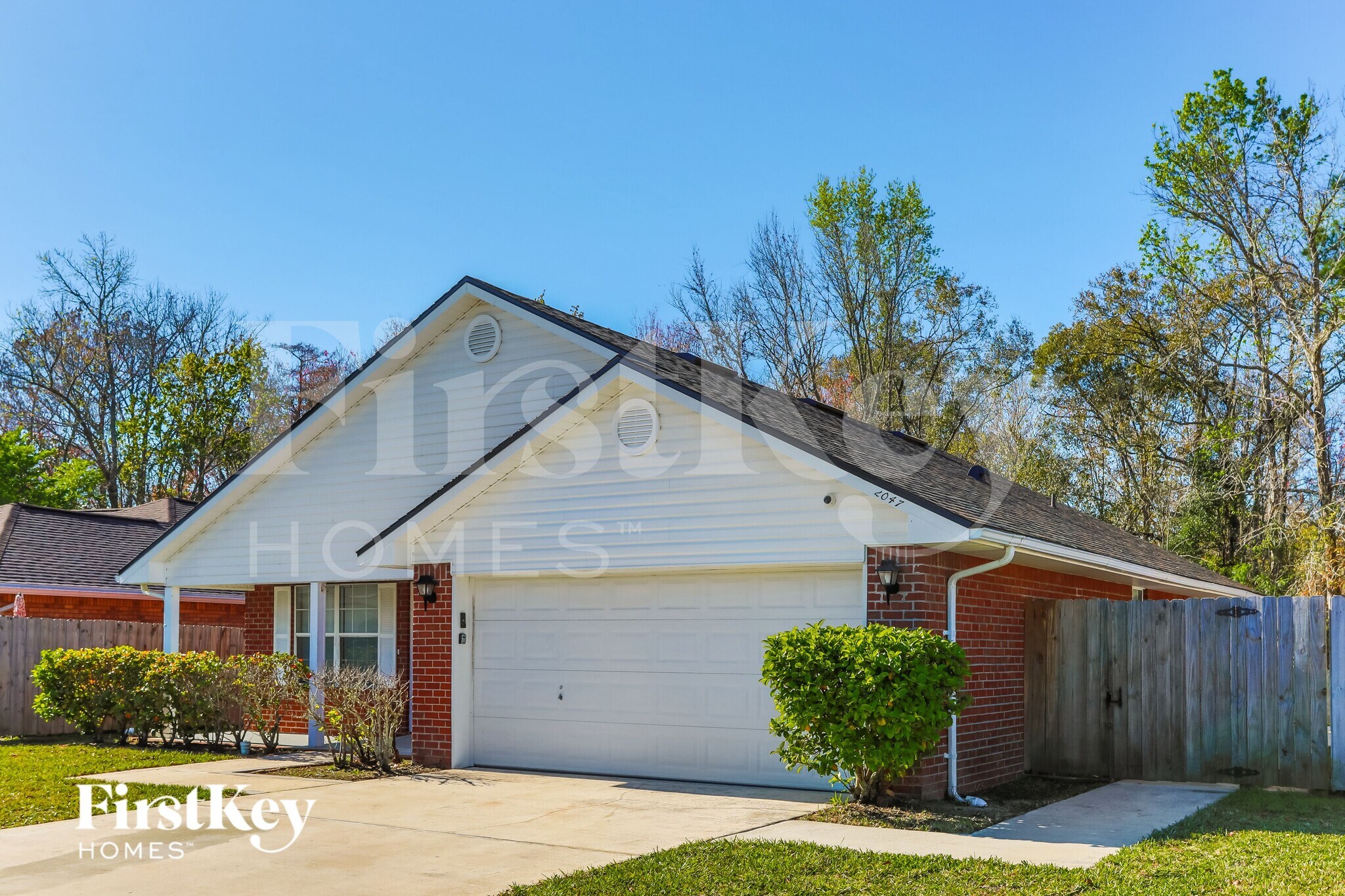 Building Photo - 2047 Eclipse Dr