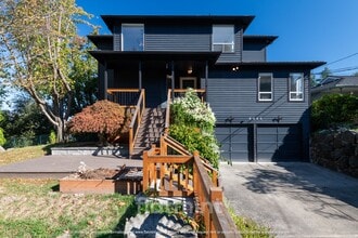 Building Photo - 4444 29th Ave W