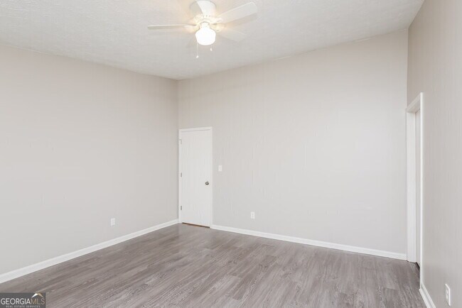 Building Photo - 1728 Brandon Square