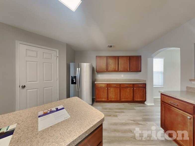 Building Photo - 7606 Bismarck Lake