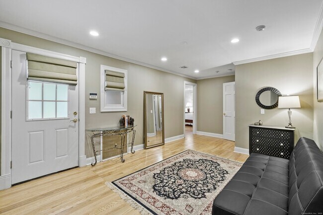 Building Photo - 91 Dogwood Ln