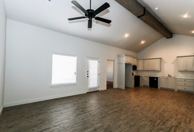 Building Photo - NO DEPOSIT / /New Cooper Meadows Subdivision/ South Lubbock CISD/ Half off first full month rent