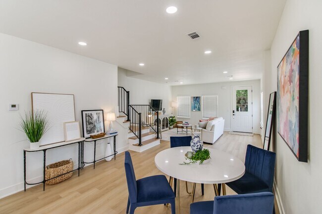 Building Photo - 1107 W 9th Ave