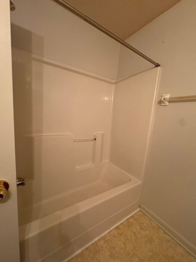 Building Photo - 2817 Misty Bay Dr