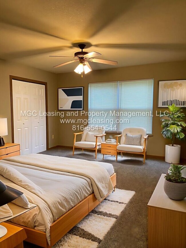 Building Photo - Spacious Duplex Living in the Heart of Lee...
