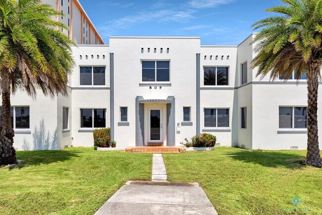 Building Photo - 809 S Ocean Dr