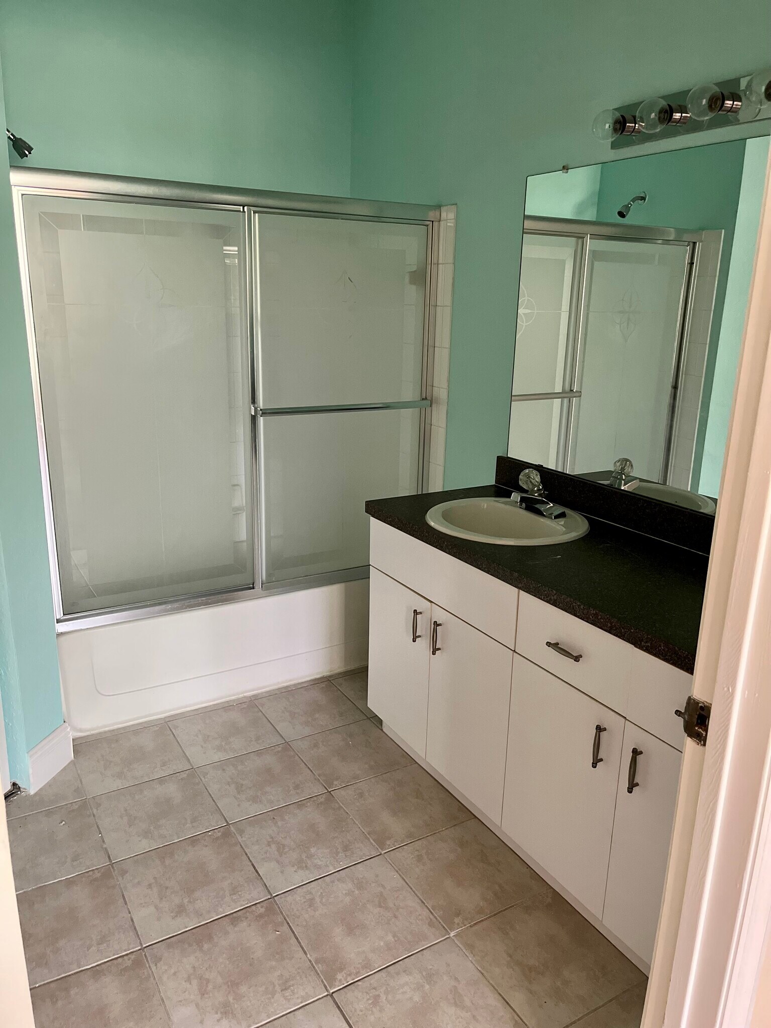 Master bathroom - 6420 Raleigh St