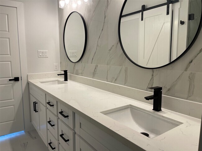 Building Photo - 7931 Fowlie St