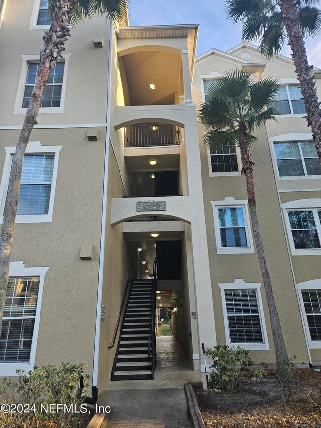 Building Photo - 7801 Point Meadows Dr