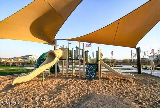 Building Photo - 21046 E Mayberry Rd