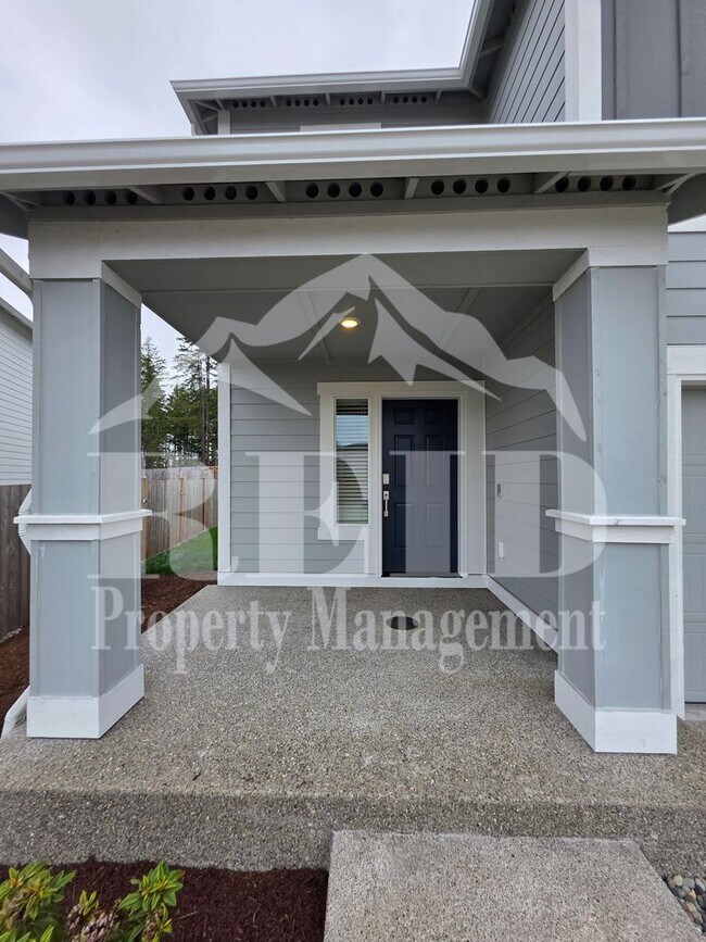 Building Photo - New 5-Bedroom home in the heart of Belfair