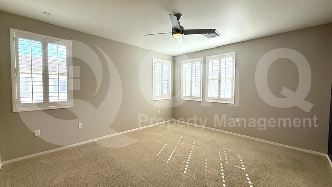 Building Photo - 2664 S Peppertree Dr