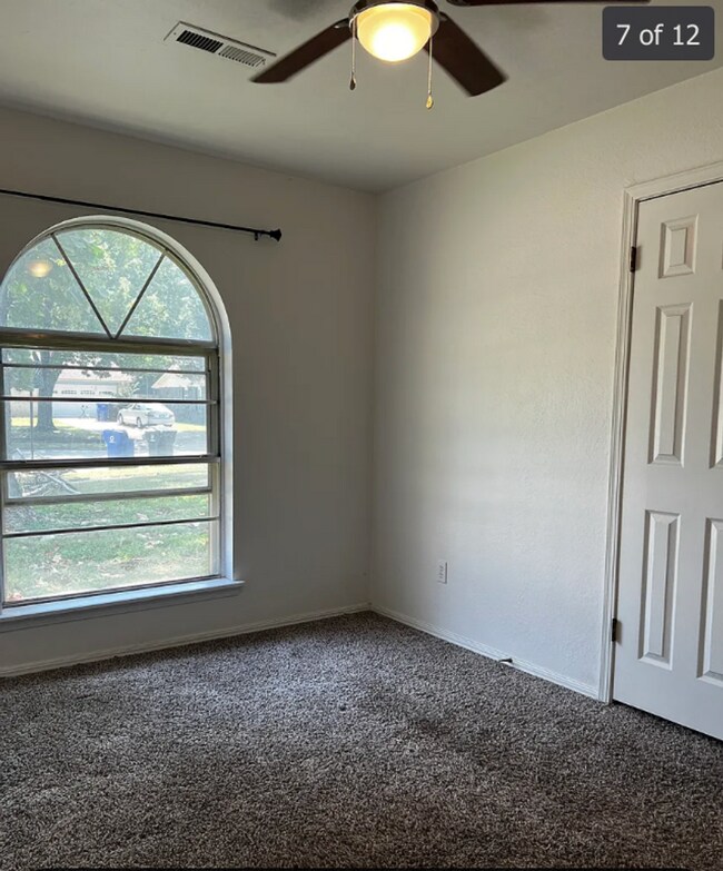 Building Photo - 108 W Waco Pl