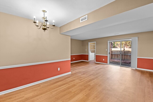 Building Photo - Beautifully Remodeled 3-Bedroom Townhouse ...