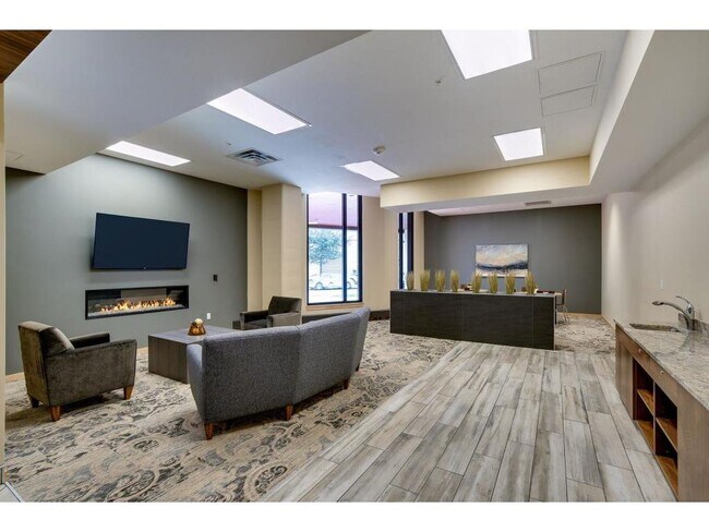 Building Photo - 1240 S 2nd St