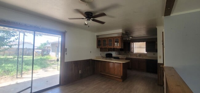 Building Photo - Home with a Huge Shop!