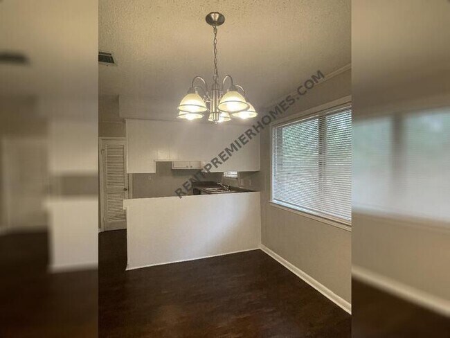 Building Photo - 11301 Donnie Dr