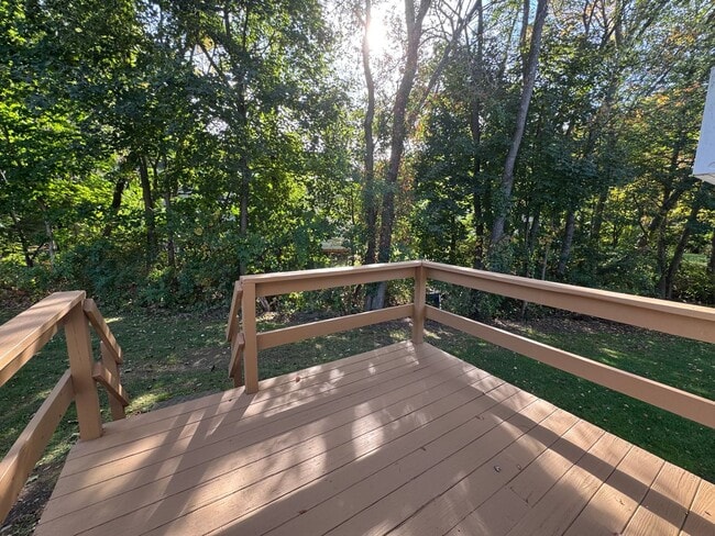 Building Photo - 20 Northwoods Cir