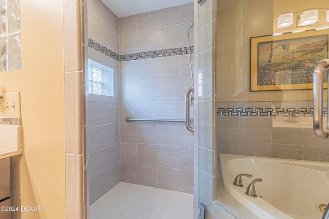 Building Photo - 6236 Clover Bend Dr