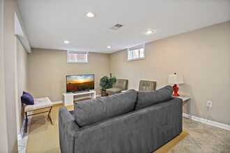 Building Photo - 300 Lawton St