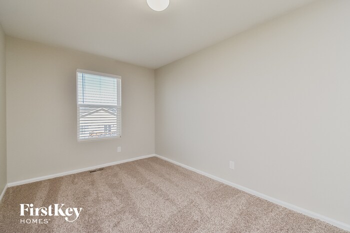 Building Photo - 6632 Kearsarge Dr