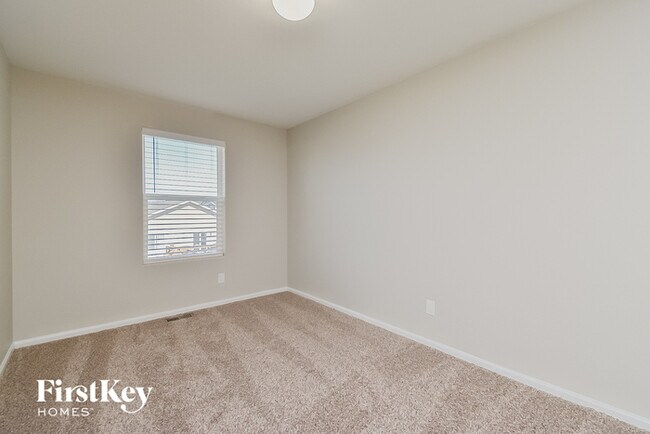 Building Photo - 6632 Kearsarge Dr