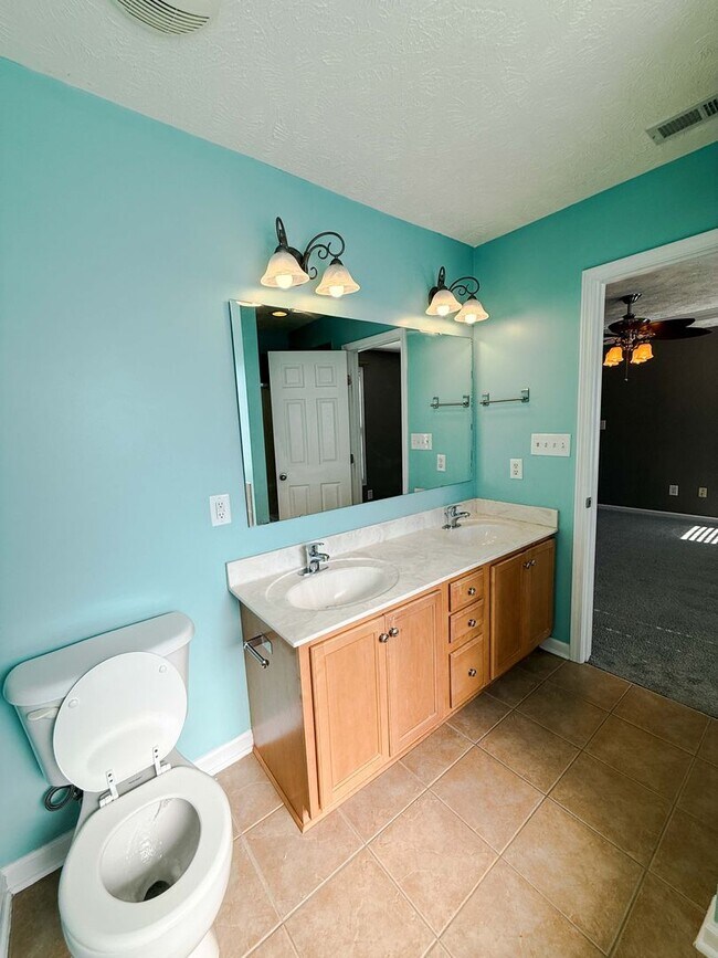 Building Photo - 1904 Yellowbrick Rd