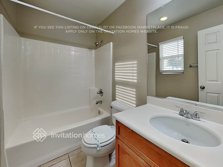 Building Photo - 1057 E Agate Ct