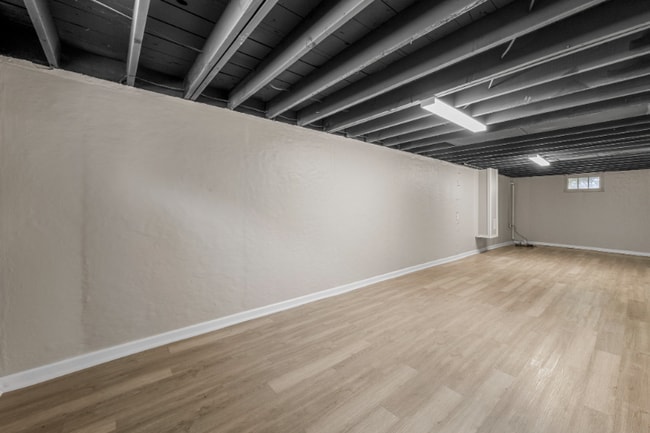 Building Photo - 210 Vest Ave