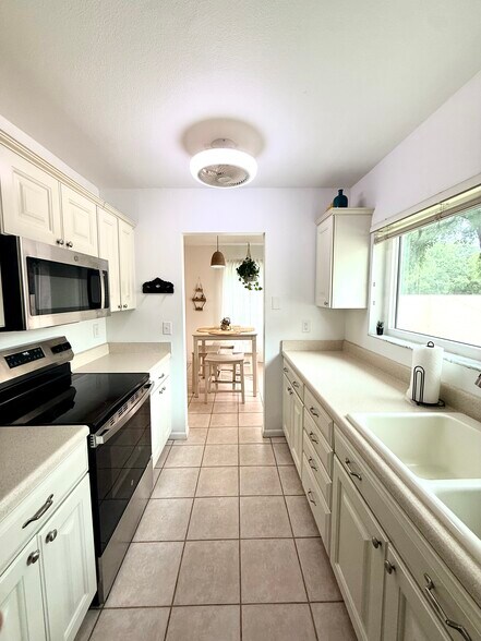 Building Photo - 11801 Foxrun Ln