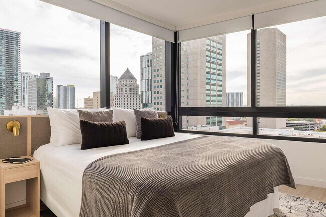 Building Photo - 225 N Miami Ave