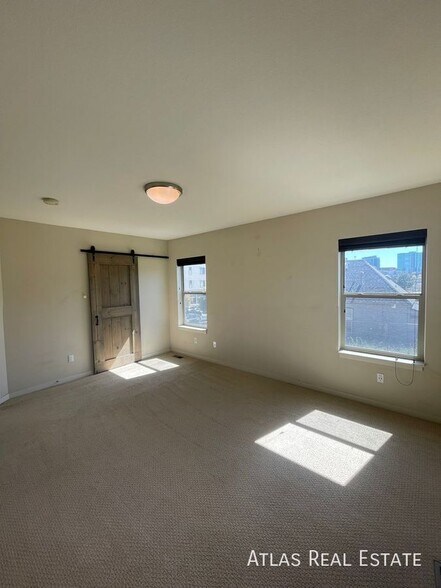 Building Photo - 3359 Mariposa St