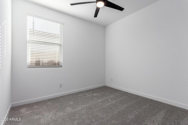 Building Photo - 3113 S 156th Ave