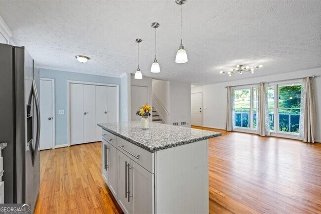 Building Photo - 1131 Hershey Dr