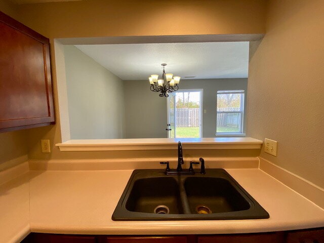 Building Photo - Stunning 3 Bedroom/3 Bath Home in Noblesville