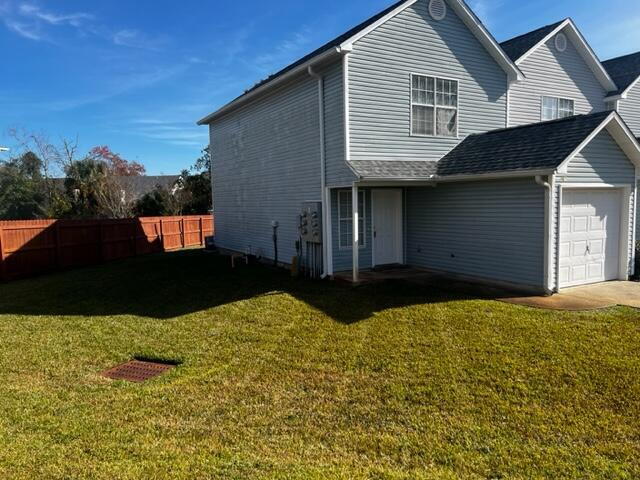 Building Photo - "Charming 2-Bedroom Townhouse with 2.5 Bat...